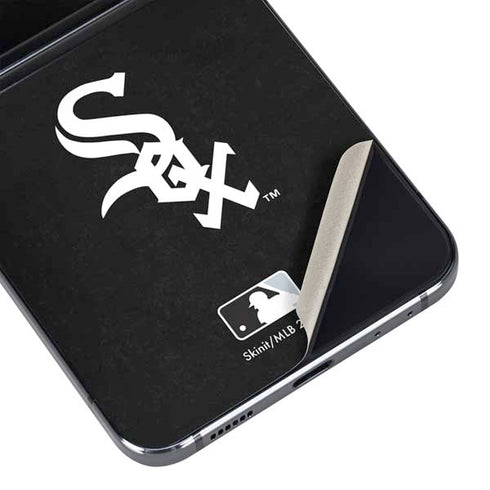 MLB Chicago White Sox - Solid Distressed Galaxy Z Flip5 5G Skin