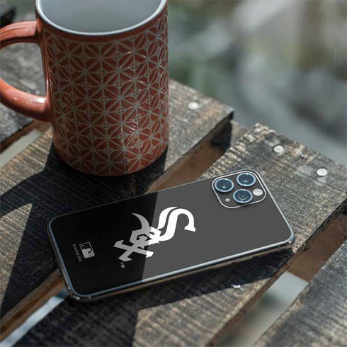 MLB Chicago White Sox - Solid Distressed iPhone 11 Pro Skin