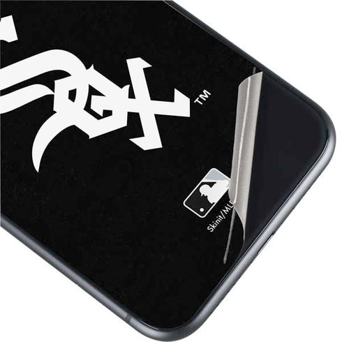 MLB Chicago White Sox - Solid Distressed iPhone 11 Skin