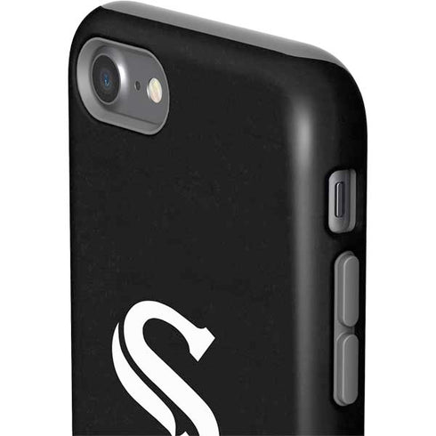 MLB Chicago White Sox - Solid Distressed iPhone SE (2nd & 3rd Gen) Pro Case