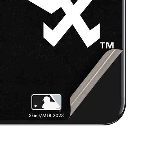 MLB Chicago White Sox - Solid Distressed iPhone SE (2nd & 3rd Gen) Skin