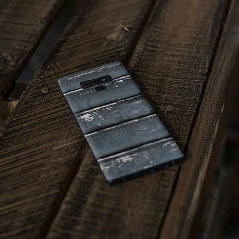 Chipped Blue Wood Galaxy Note 9 Skin