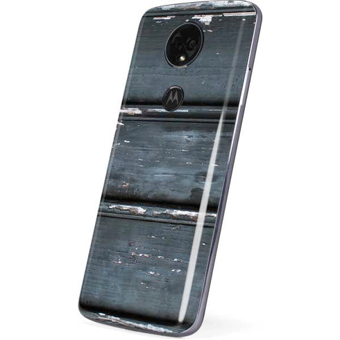 Chipped Blue Wood Moto E5 Plus Skin