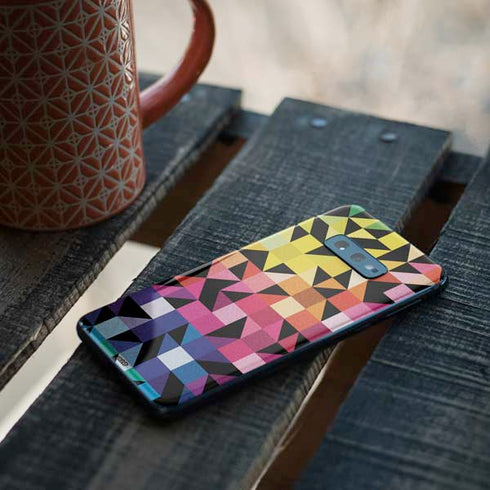 Chromatic 02 Galaxy S10e Skin
