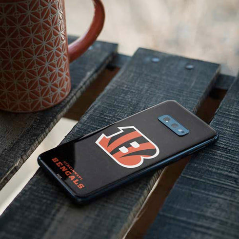 NFL Cincinnati Bengals - Distressed Galaxy S10e Skin