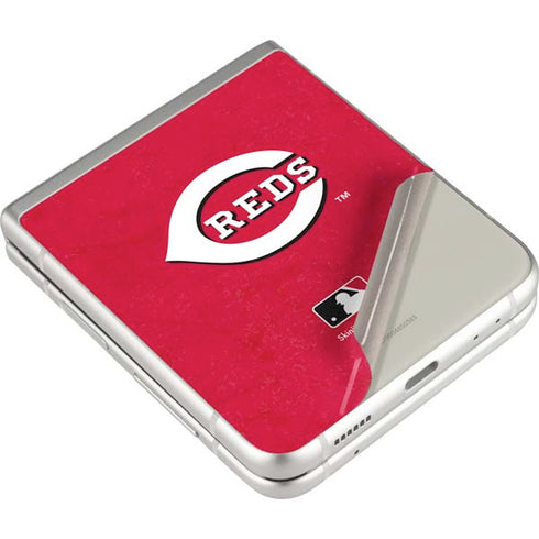 MLB Cincinnati Reds - Solid Distressed Galaxy Z Flip4 5G Skin