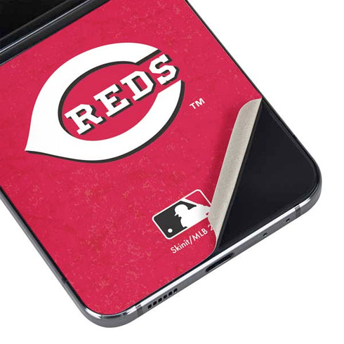 MLB Cincinnati Reds - Solid Distressed Galaxy Z Flip5 5G Skin