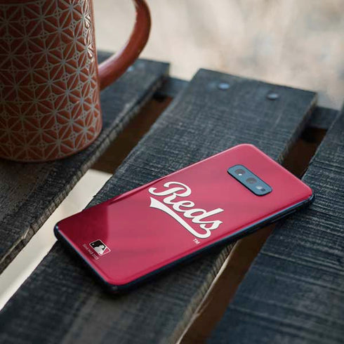 MLB Cincinnati Reds Alternate/Away Jersey Galaxy S10e Skin