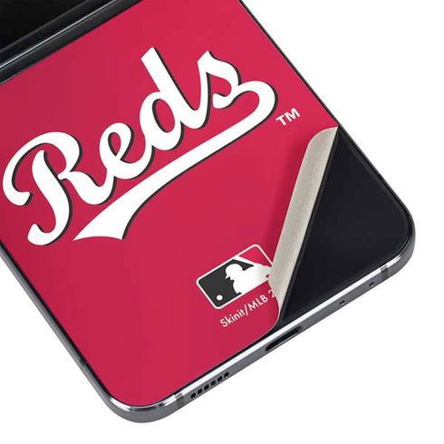 MLB Cincinnati Reds Alternate/Away Jersey Galaxy Z Flip5 5G Skin