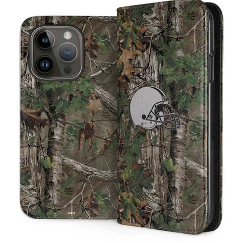 NFL Cleveland Browns Realtree Xtra Green Camo iPhone 15 Pro Folio Case
