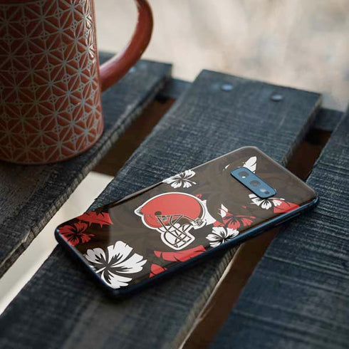 NFL Cleveland Browns Tropical Print Galaxy S10e Skin