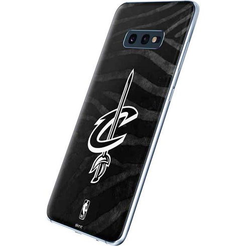 NBA Cleveland Cavaliers Black Animal Print Galaxy S10e Skin
