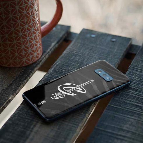 NBA Cleveland Cavaliers Black Animal Print Galaxy S10e Skin