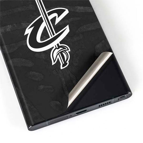 NBA Cleveland Cavaliers Black Animal Print Galaxy S22 Ultra Skin