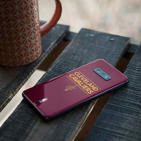 NBA Cleveland Cavaliers Standard - Maroon Galaxy S10e Skin