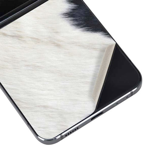 Cow Galaxy Z Flip5 5G Skin