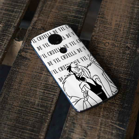 Disney Villains Cruella de Vil Black and White Moto E5 Plus Skin