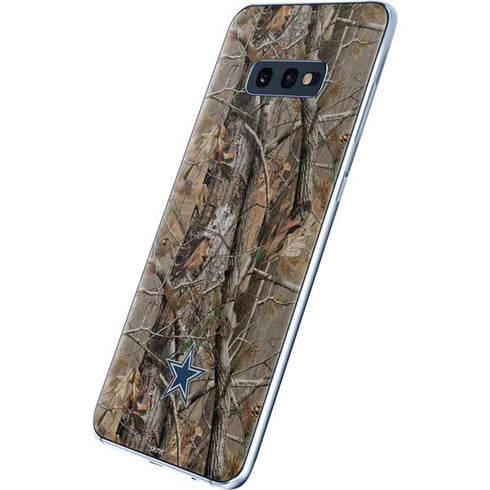 NFL Dallas Cowboys Realtree AP Camo Galaxy S10e Skin
