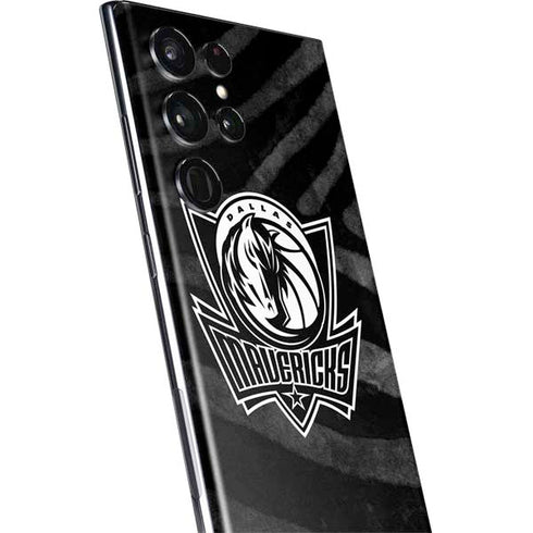 NBA Dallas Mavericks Black Animal Print Galaxy S22 Ultra Skin