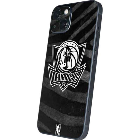 NBA Dallas Mavericks Black Animal Print iPhone 15 Plus Skin