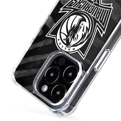 NBA Dallas Mavericks Black Animal Print iPhone 15 Pro Max MagSafe Case