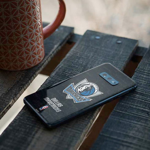 NBA Dallas Mavericks Black Primary Logo Galaxy S10e Skin