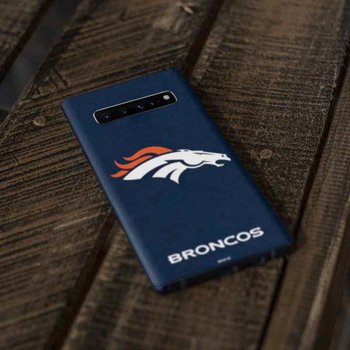 NFL Denver Broncos - Distressed Galaxy S10 Plus Skin