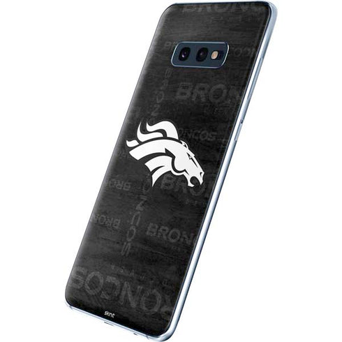 NFL Denver Broncos Black & White Galaxy S10e Skin