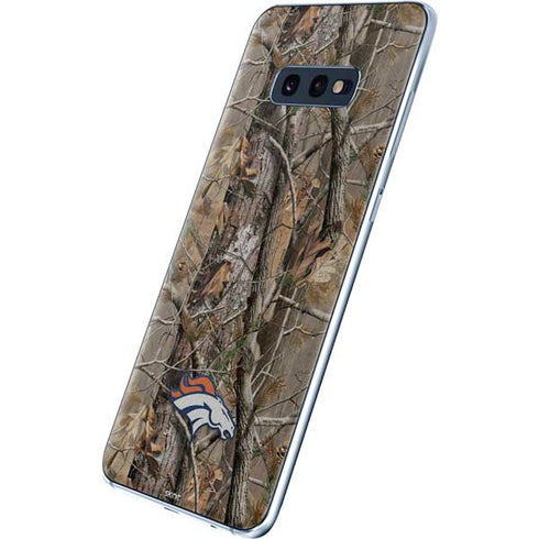 NFL Denver Broncos Realtree AP Camo Galaxy S10e Skin