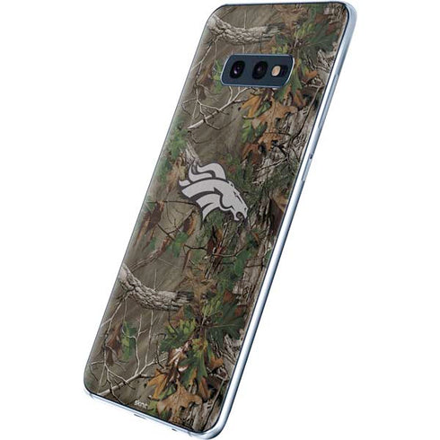 NFL Denver Broncos Realtree Xtra Green Camo Galaxy S10e Skin
