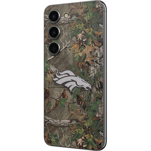 NFL Denver Broncos Realtree Xtra Green Camo Galaxy S23 Skin