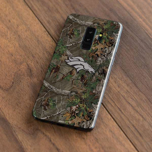 NFL Denver Broncos Realtree Xtra Green Camo Galaxy S9 Plus Skin