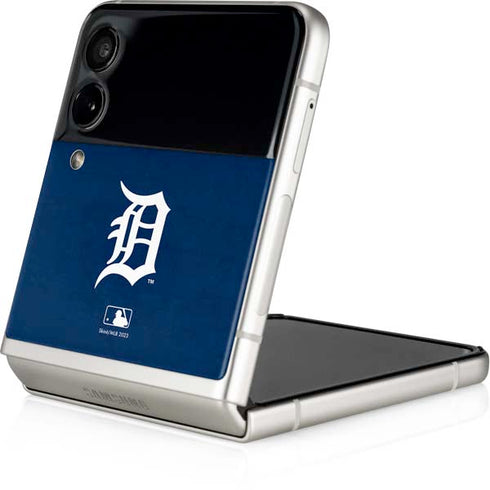 MLB Detroit Tigers - Solid Distressed Galaxy Z Flip4 5G Skin