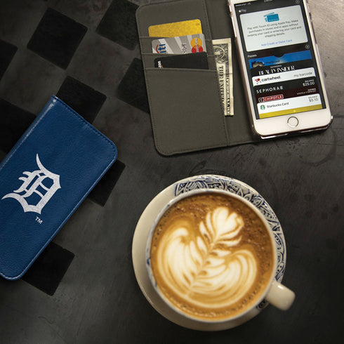 MLB Detroit Tigers - Solid Distressed iPhone 7 Folio Case