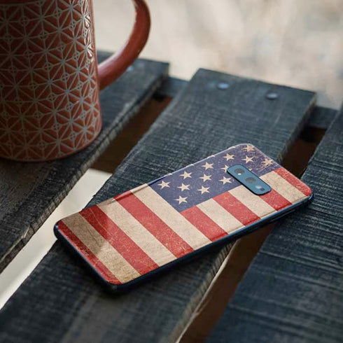 Distressed American Flag Galaxy S10e Skin