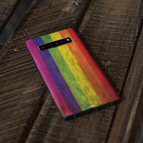 Distressed Rainbow Flag Galaxy S10 Skin