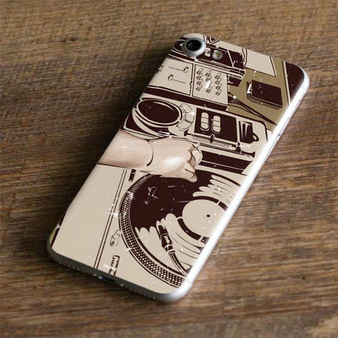DJ Spinning iPhone 7 Skin