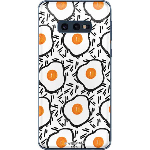Bouffants and Broken Hearts Eggs Galaxy S10e Skin