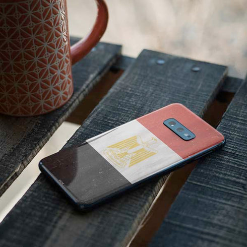 Egyptian Flag Distressed Galaxy S10e Skin