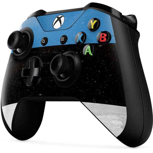 Estonia Flag Distressed Xbox One X Controller Skin