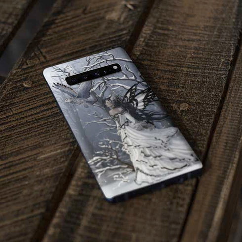 Fairy with Owl in Snow by Nene Thomas Galaxy S10 Skin