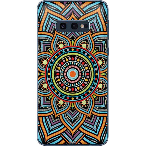 Finding Center Colored Galaxy S10e Skin