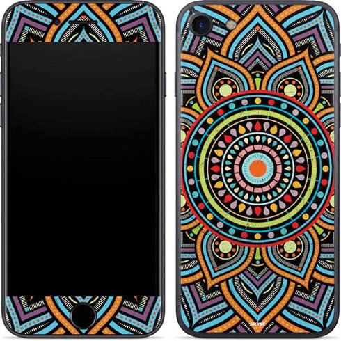 Finding Center Colored iPhone 7 Skin