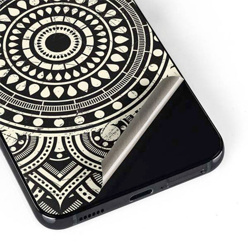 Finding Center Galaxy S22 Plus Skin