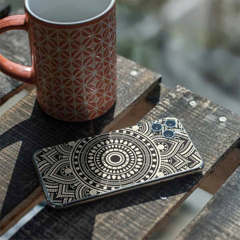 Finding Center iPhone 11 Pro Max Skin