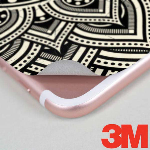 Finding Center iPhone 7 Skin