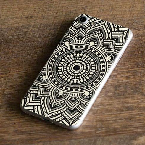 Finding Center iPhone 7 Skin