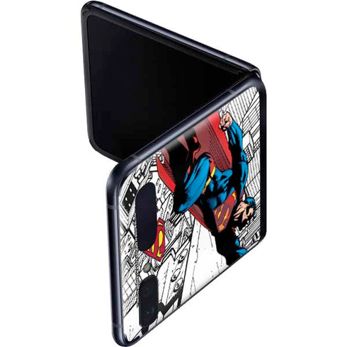 DC Comics Superman Flying Over City Pose Galaxy Z Flip Skin