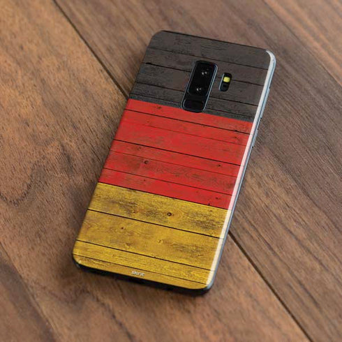 German Flag Dark Wood Galaxy S9 Plus Skin