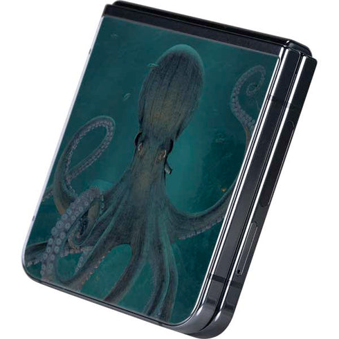 Giant Octopus by Vincent Hie Galaxy Z Flip5 5G Skin